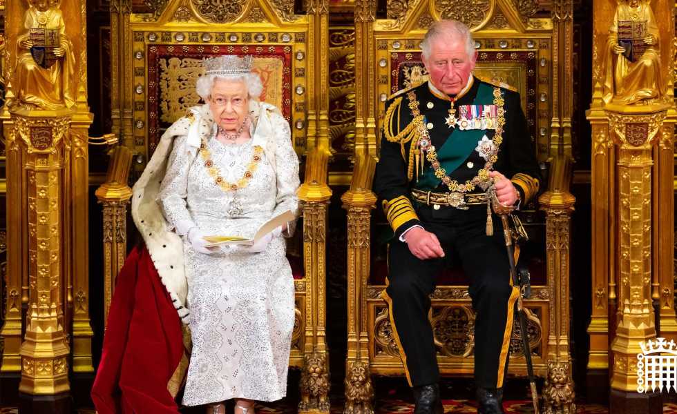Carlos III e Isabel II - Foto: Parlamento de Reino Unido