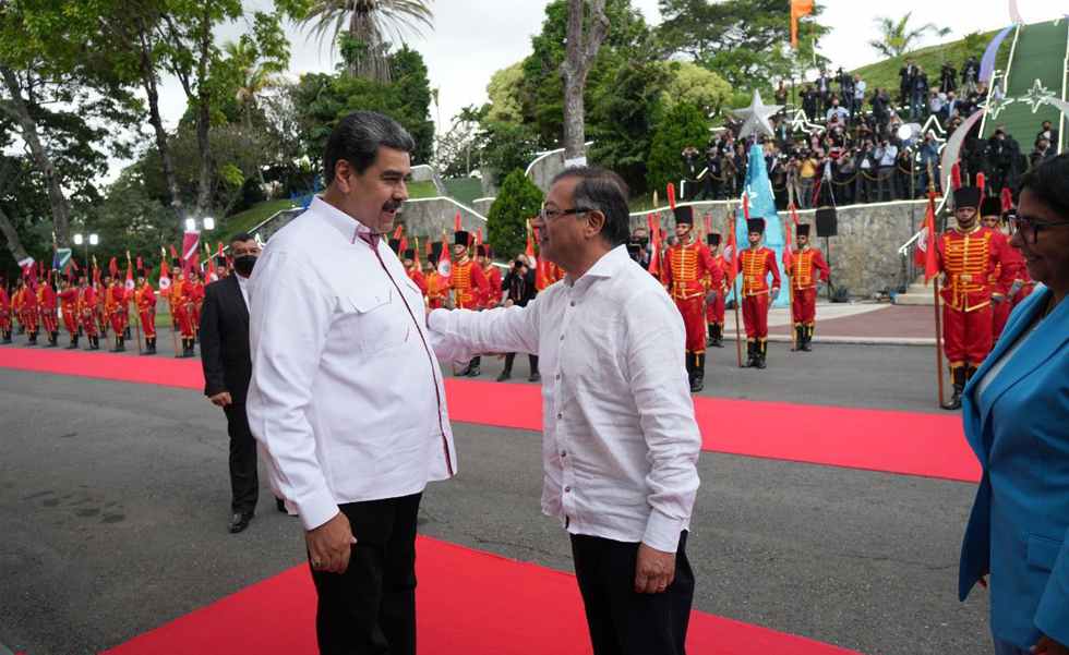 Petro se reúne con Maduro
