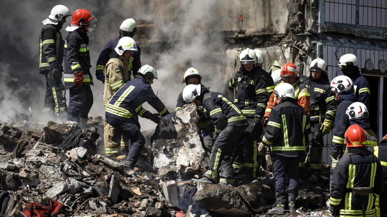 bombardeos rusos ucrania bomberos