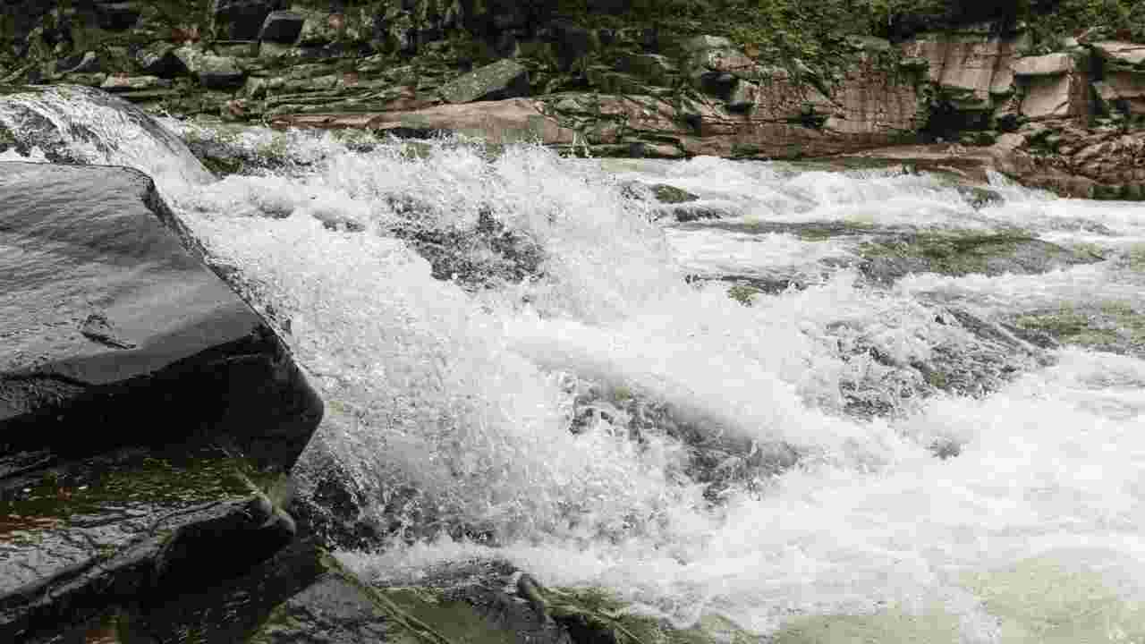 agua-que-fluye-por-los-rios-de-la-tierra-cablenoticias
